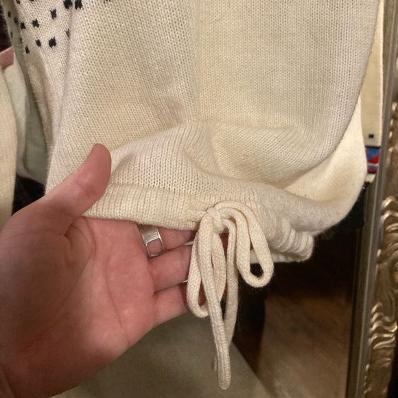 Vintage 70’s front drawstring hooded sweater - Picture 4 of 9